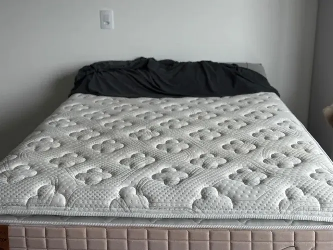 Cama de casal Safira com pillow top