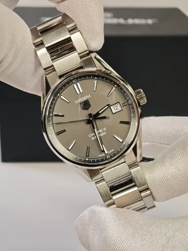 TAG heuer Carrera WAR211C