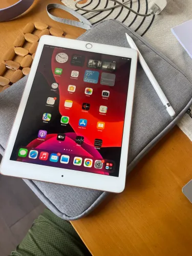 iPad 6a + Pencil - Excelente estado de novo