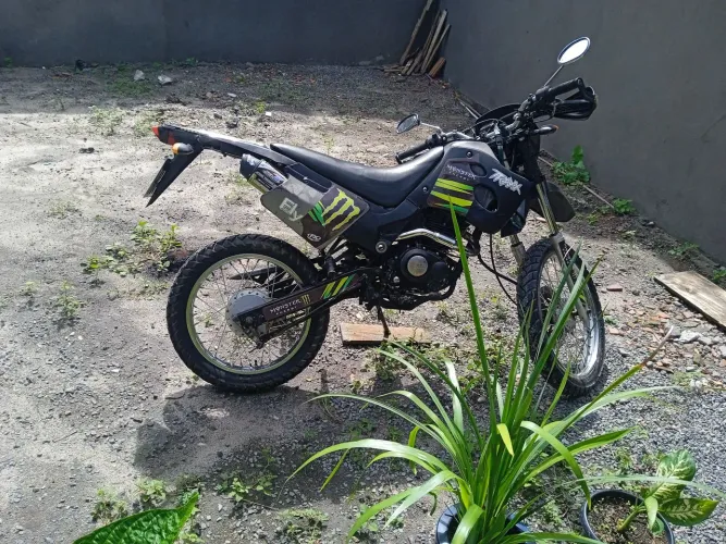 vende-se moto Traxx