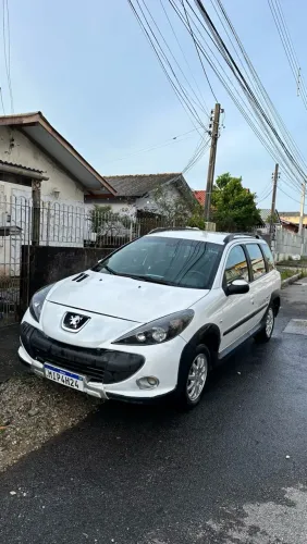 Peugeot 207 SW Escapade 1.6 16V Flex 5P 2012