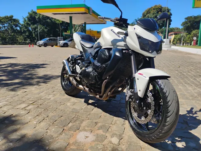 Vendo Kawasaki Z750 2011 revisada Itacaré