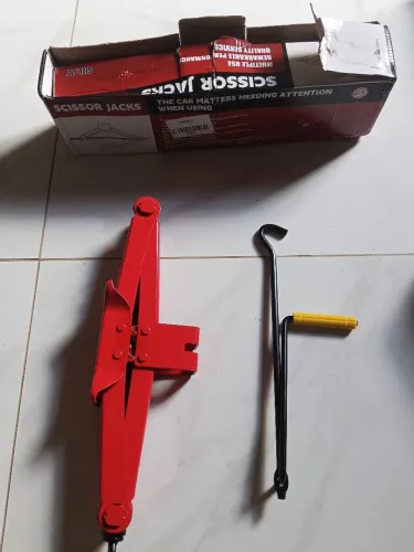 Macaco para carros de até 2 toneladas