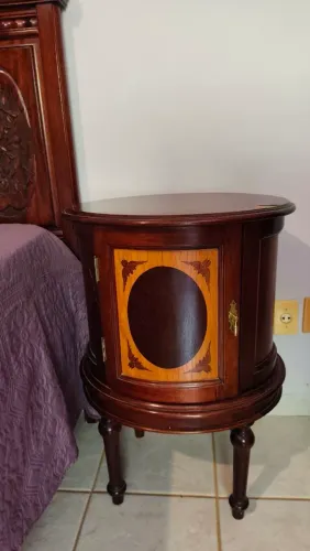 2 criados de quarto colonial em madeira maciça