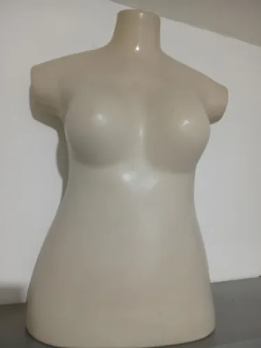 MANEQUIM BUSTO FEMININO R$ 33,00