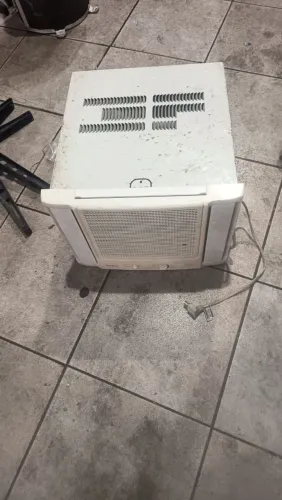 Ar condicionado de janela Springer 7500BTUs