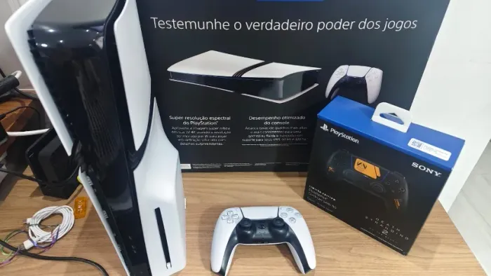 PS5 Pro com unidade de disco Impecável 2 controles sendo 1 edição Death Stranding 2