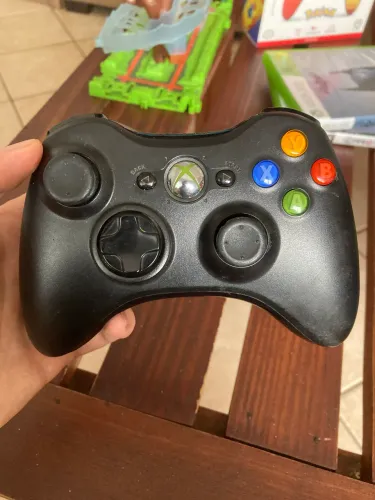 Controle muito conservado original de Xbox 360. Funcionando 100%. Envio OLX PAY 
