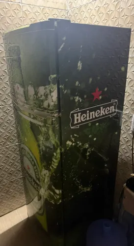 Vende-se geladeira duplex com a marca Brastemp.