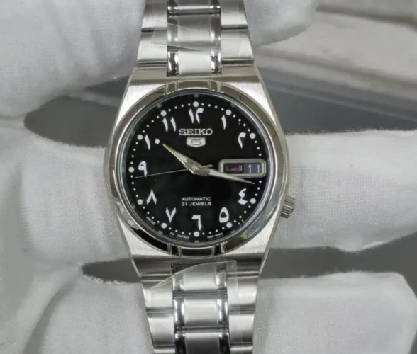 Seiko 5 arabic