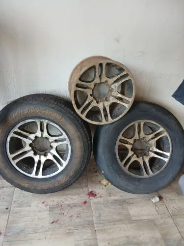 Vende-se 4 aros 16 de caminhote
