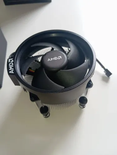 Cooler AMD Wraith Stealth - Original Ryzen (Novo / Na Caixa)