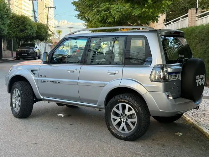 Mitsubishi Pajero TR4 2.0/ 2.0 Flex 16V 4X4 Aut. 2015