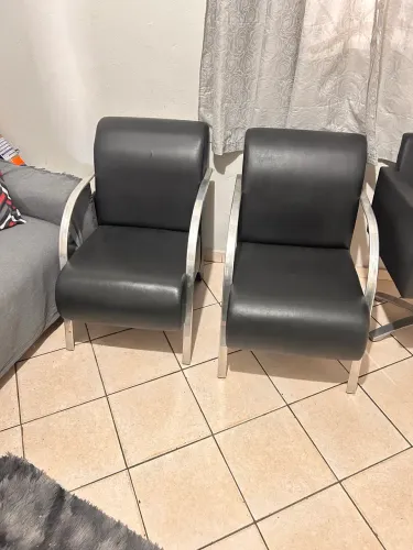 Poltronas 150 cada