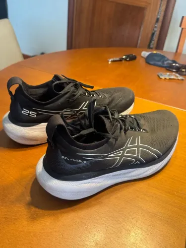 Tenis Asics Nimbus 25 - Tam 44