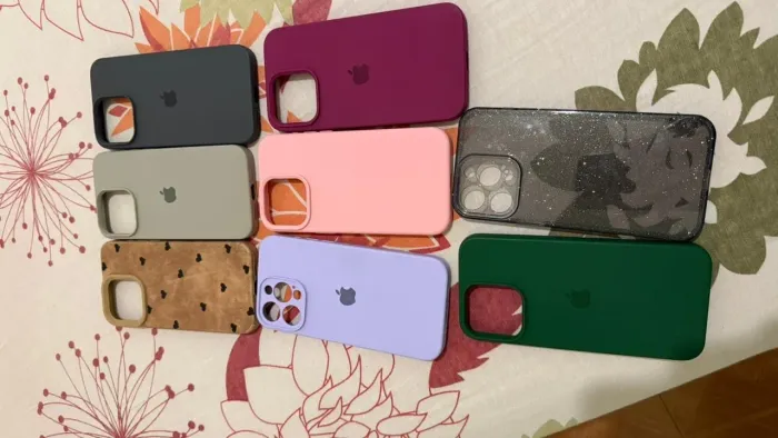 Vendo 24 capinhas do iPhone 15 pro max quero 160 nas 24 todas perfeitas 