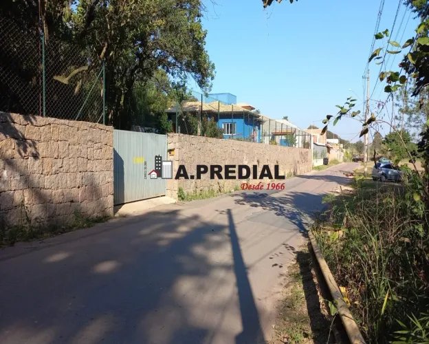 BOA CASA À VENDA, EM JUNDIAÍ / SP, AT = 1.056 M², AC = 161 M², COM 3 DORMITÓRIOS, SENDO 1