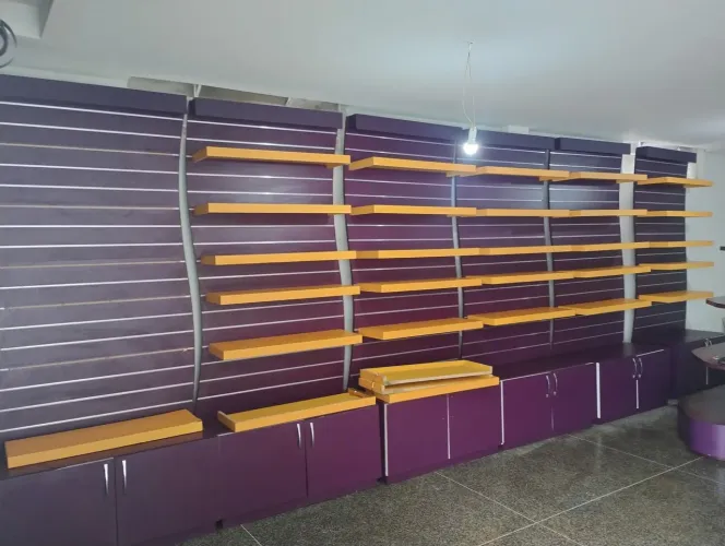 Vendo 6 partilheiras em MDF (semi nova ) lindas com led