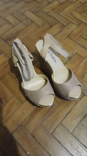 Sapato Anabela da Carmen Steffens num. 36