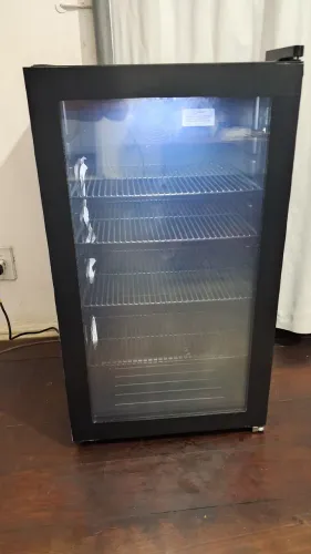 **OPORTUNIDADE ** CERVEJEIRA EOS BIERHAUS 98L 127V - **LEIA A DESCRIÇÃO **