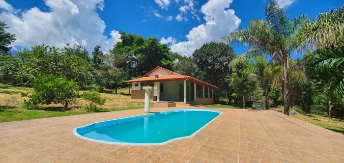 CHÁCARA EM CONDOMÍNIO FECHADO PRÓXIMO A NERÓPOLIS