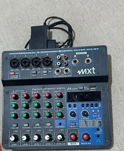 Mesa de Som MXT 4 Canais