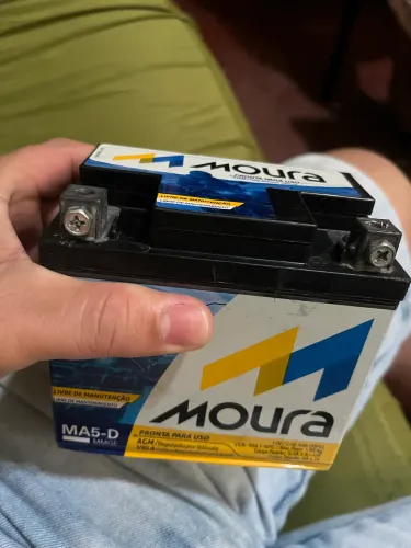 Bateria Moura usada 5 amperes!para moto de pedal!