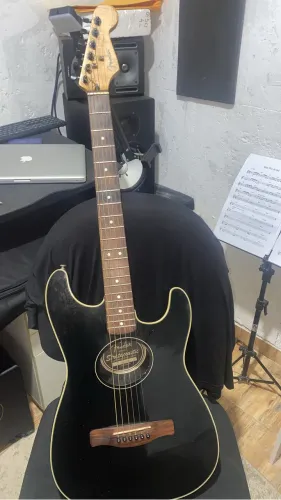 Violão fender stratoacustic aço