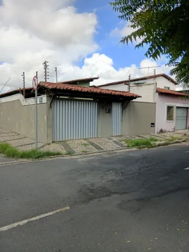 Casa para Venda em Teresina, Ininga, 3 dormitórios, 1 suíte, 3 banheiros, 4 vagas