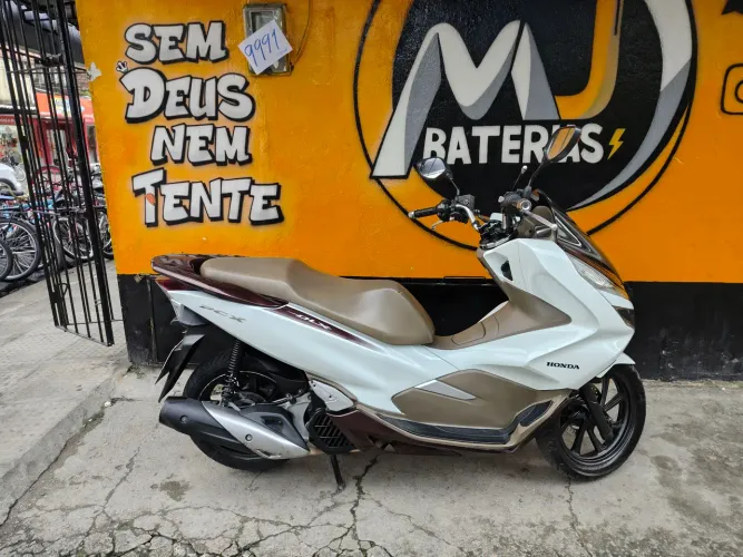 PCX TODA ORIGINAL DE FABRICA PNEUS NOVOS