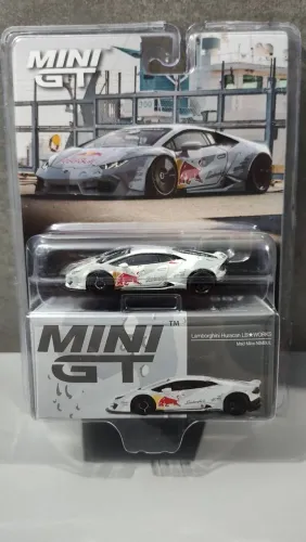 Minigt LAMBORGHINI Redbull