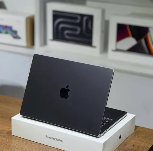 MacBook 14 Pol. M5 Pro - 24GB/1TB Space Black Seminovo Garantia Apple Loja Física 