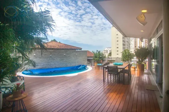 CASA NO JARDIM PERNAMBUCO, LEBLON