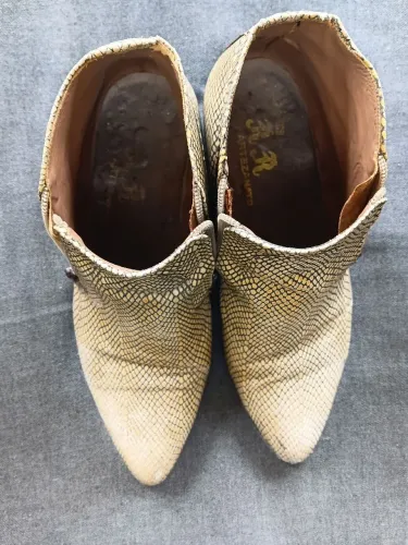 Vendo Botas Cano Médio RR Artezanal número 40