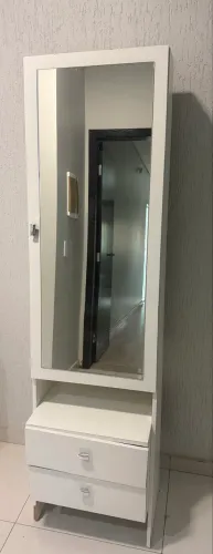 Armário Porta-Joias com Espelho
