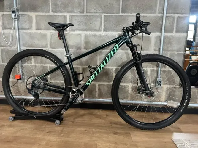 Bicicleta Specialized Rockhopper (M) + UPGRADE