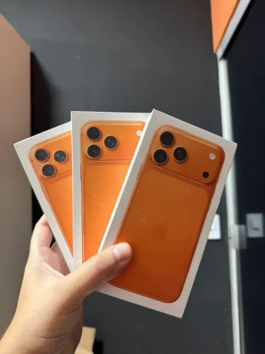 iPhone 17 Pro Max - Cor Laranja (Lacrado)