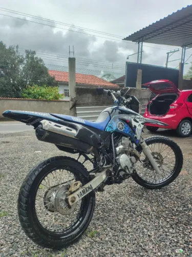 Lander 250 trilha