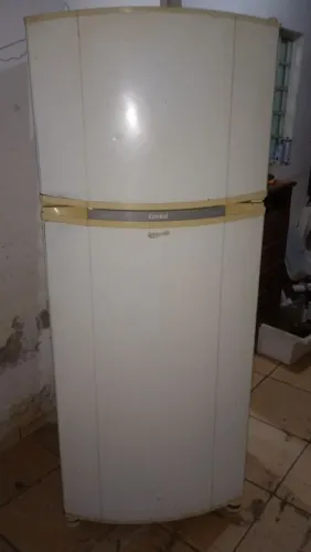Sua geladeira está com defeito? resolvemos