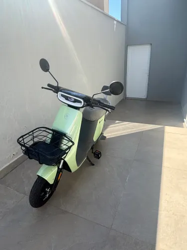 Moto Aima E390