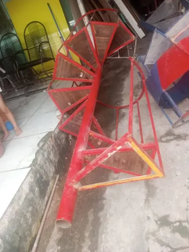 Escada caracol de ferro. Negociável!
