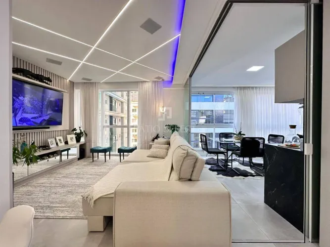 Apartamento com 140 m², 3 quartos sendo 3 suítes à venda no bairro Meia Praia.