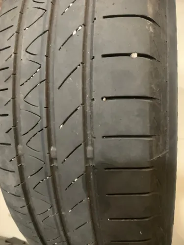 Pneu 185/65/15 perfeito estado twi ok