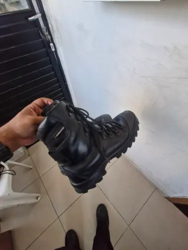 Bota militar Kaluci impeviável