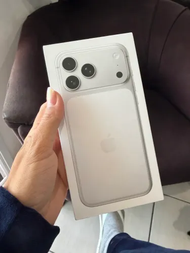 iPhone 17 pro max lacrado 256 gb branco