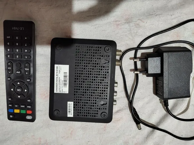 Vendo converso digital semi novo