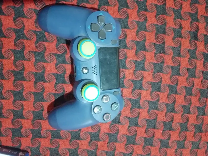Vendo controle de ps4 primeira linha