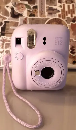Vendo instax mini 12 ,câmera analógico com revelação rápida