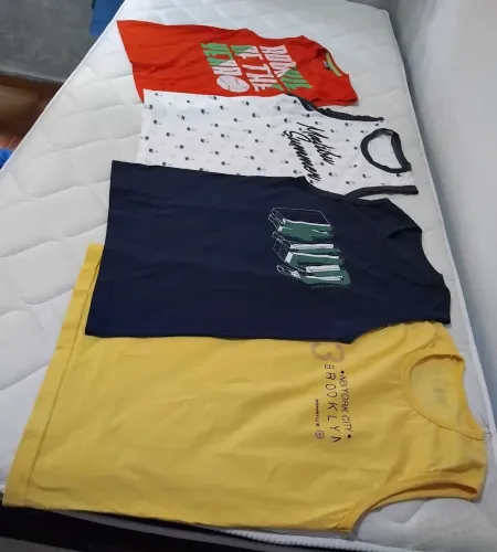 Vendo combo camisetas, c/4 seminovos tamanho 16 anos