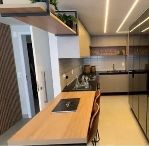 Mesa bancada e prateleira de teto